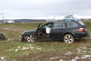 Sechs Verletzte bei schwerem Unfall in Leppersdorf – BMW und Ford stoﬂen auf Kreuzung zusammen