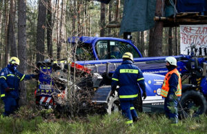 Technisches Hilfswerk in der Kritik – Umweltaktivisten beschimpfen THW-Helfer