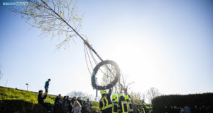 Maibaumsetzen bei der Feuerwehr Großschönau