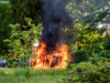 Während Feuerwehr-Jubiläum: PKW geht in Flammen auf