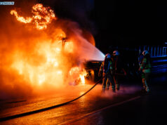 Milchlaster geht am Vorweihnachtsabend auf der A4 in Flammen auf