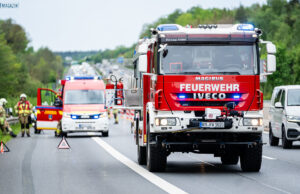 A4 bei Ohorn: Reisebus defekt – Diesel ausgetreten