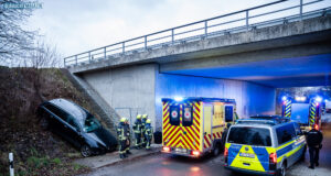 Pannewitz: PKW kommt von der Autobahn ab