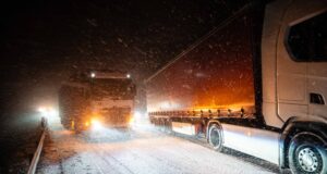 Winter-Chaos auf A4 – Polizei und THW im Einsatz