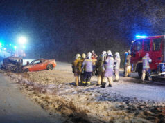 Autos gehen nach Unfall in Flammen auf