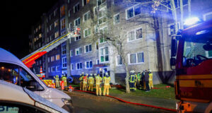 Dresden: zwei Feuerwehrleute im Innenangriff verletzt