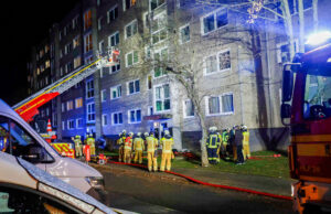 Dresden: zwei Feuerwehrleute im Innenangriff verletzt