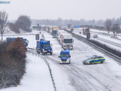 Schneechaos auf A4 in Ostsachsen: Beide Fahrtrichtungen blockiert