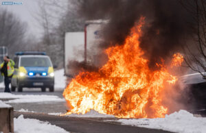 PKW-Brand auf der A4 am Rastplatz Rödertal bei Ohorn