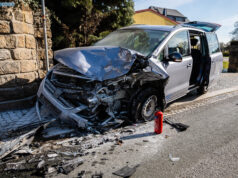 Frontalzusammenstoß: Schwerer Unfall in Bretnig