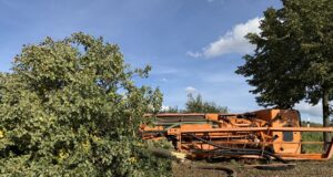 Lkw kommt bei Rauschwitz von S94 ab und kippt um