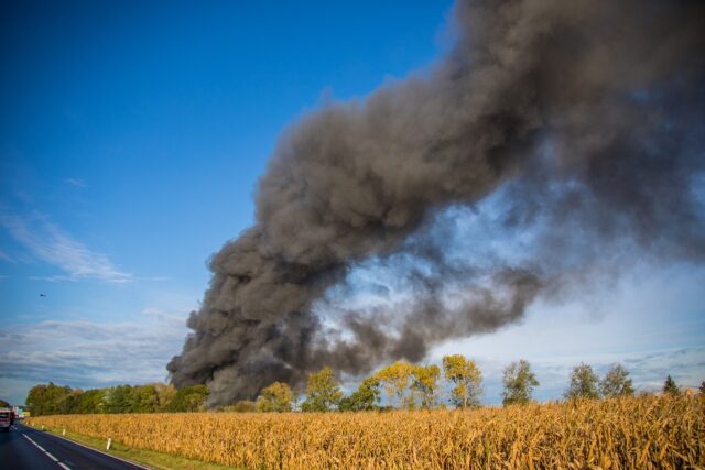 Symbolbild Industriebrand Feuerwehr Symbolbild Feuerwehr Industriebrand